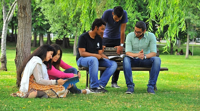 Sakarya Üniversitesi YÖK Sanal Fuarında Öğrencilerle Buluşuyor