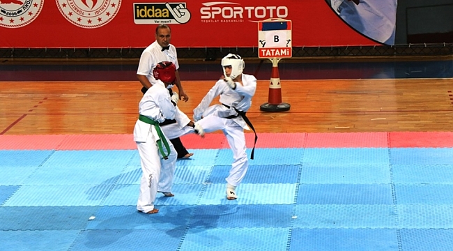 Serdivan Spor Salonu Wushu Türkiye Şampiyonasına Ev Sahipliği Yaptı
