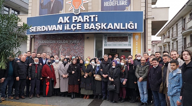 AK Parti'den Serdivan'a Çıkartma