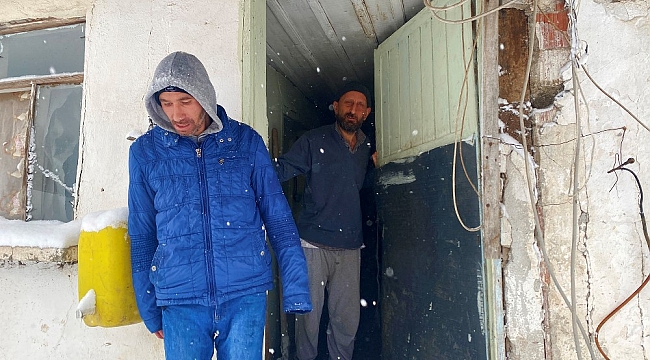 Büyükşehir'den acil müdahale: Karda mahsur kalan hastaya ulaşıldı