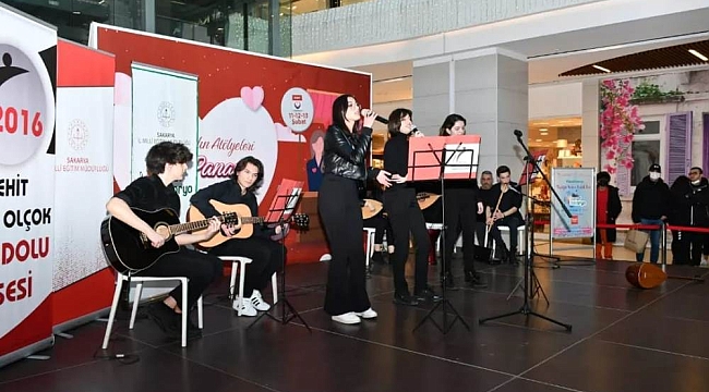 Sanat Sakarya Projesi Kapsamında "Müziğin Sesine Kulak Ver" Etkinliği Gerçekleştirildi