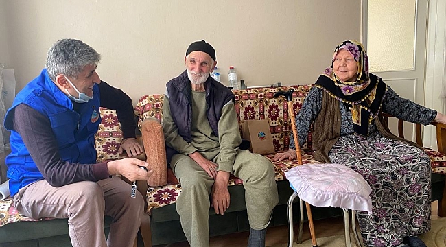 Serdivan'da Yaşlılara Kandil Ziyareti