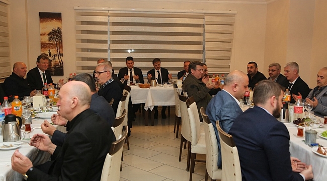 Serdivan Belediye Meclisi İftarda Buluştu