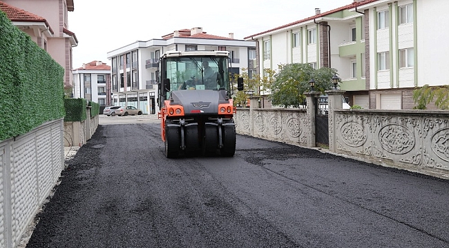 Serdivan'da Asfalt Seferberliği Sürüyor